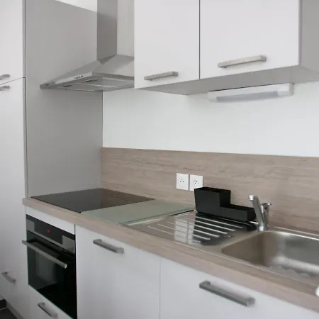 Appartement Apt. Neuf A 50m Du Port - Parking Prive, Ascenseur