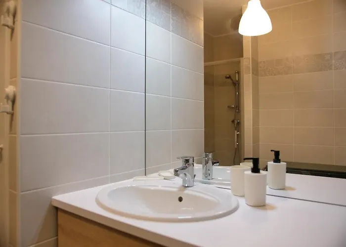 Apt. Neuf A 50m Du Port - Parking Prive, Ascenseur Appartement