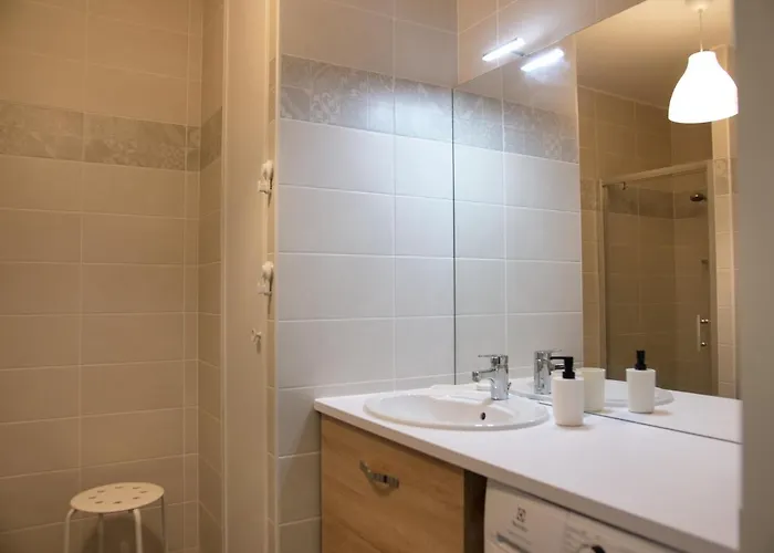 Apt. Neuf A 50m Du Port - Parking Prive, Ascenseur Appartement