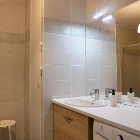Apt. Neuf A 50m Du Port - Parking Prive, Ascenseur Apartman